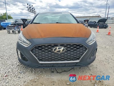 Piąte zdjęcie samochodu w środku: 2018 HYUNDAI SONATA SEL+ VIN:5NPE34AF1JH710990 - miniatura