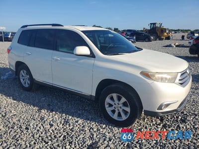 Czwarte zdjęcie samochodu z boku: 2013 TOYOTA HIGHLANDER PLUS VIN:5TDZA3EH3DS039625 - miniatura