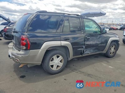 Trzecie zdjęcie samochodu z tyłu: 2003 CHEVROLET TRAILBLAZER VIN:1GNDT13S032322214 - miniatura