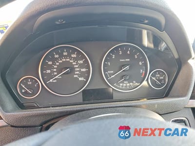 Zdjęcie 9 z 12 samochodu: 2017 BMW 320 XI VIN:WBA8E5G57HNU22670 - miniatura