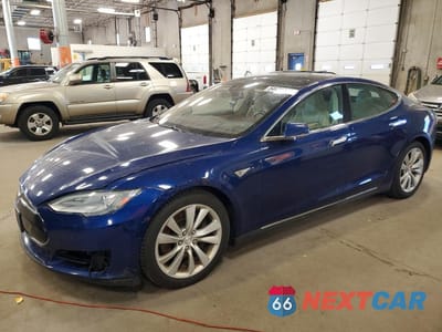 2015 TESLA MODEL S 70D 5YJSA1S27FF090736 - główne zdjęcie licytacji z USA - miniatura