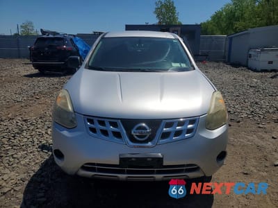 Piąte zdjęcie samochodu w środku: 2013 NISSAN ROGUE S VIN:JN8AS5MV5DW609433 - miniatura