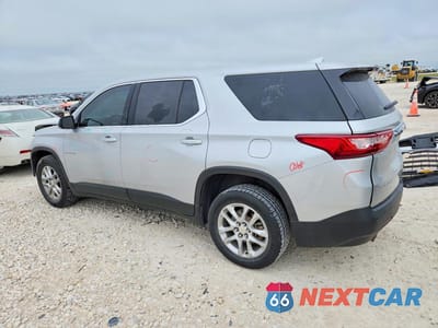 Drugie zdjęcie samochodu z przodu: 2020 CHEVROLET TRAVERSE LS VIN:1GNERFKW7LJ265942 - miniatura