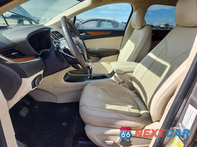 Zdjęcie 7 z 13 samochodu: 2016 LINCOLN MKC RESERVE VIN:5LMTJ3DH4GUJ08595 - miniatura