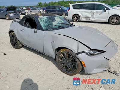 Czwarte zdjęcie samochodu z boku: 2024 MAZDA MX-5 MIATA CLUB VIN:JM1NDAC7XR0608338 - miniatura