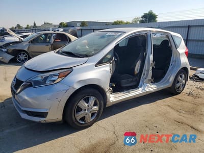 2018 NISSAN VERSA NOTE SV 3N1CE2CP3JL352189 - główne zdjęcie licytacji z USA - miniatura