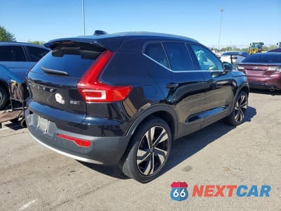 Trzecie zdjęcie samochodu z tyłu: 2024 VOLVO XC40 PLUS VIN:YV4L12UE3R2203829 - miniatura