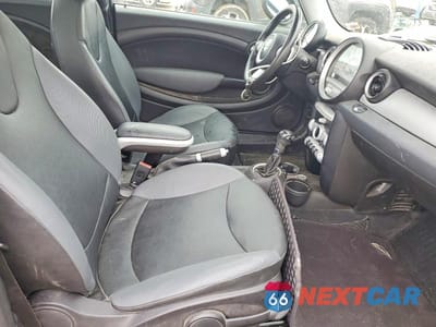 Zdjęcie 10 z 12 samochodu: 2009 MINI COOPER VIN:WMWMF335X9TW72889 - miniatura