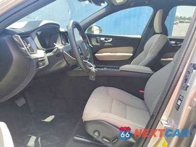 Zdjęcie 7 z 13 samochodu: 2026 VOLVO XC60 PLUS VIN:YV4M12RC1T1367220 - miniatura