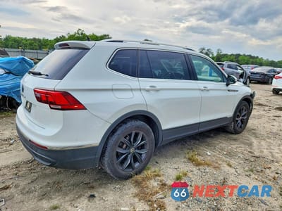 Trzecie zdjęcie samochodu z tyłu: 2022 VOLKSWAGEN TIGUAN SE VIN:3VV3B7AX1NM014412 - miniatura