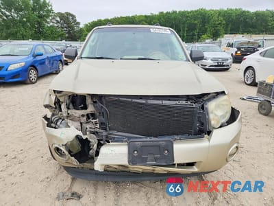 Piąte zdjęcie samochodu w środku: 2011 FORD ESCAPE XLT VIN:1FMCU0DG2BKC16492 - miniatura