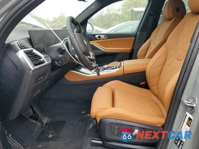 Zdjęcie 7 z 13 samochodu: 2025 BMW X5 XDRIVE40I VIN:5UX23EU07S9Z68441 - miniatura