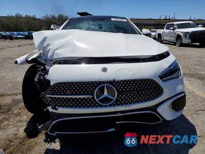 Piąte zdjęcie samochodu w środku: 2025 MERCEDES-BENZ CLE 300 4MATIC VIN:W1KMJ4HB3SF066317 - miniatura
