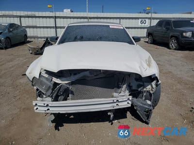Piąte zdjęcie samochodu w środku: 2013 FORD MUSTANG VIN:1ZVBP8EM1D5236788 - miniatura