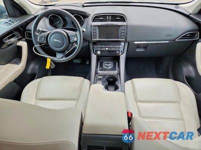 Zdjęcie 8 z 13 samochodu: 2017 JAGUAR F-PACE PRESTIGE VIN:SADCK2BN1HA099918 - miniatura