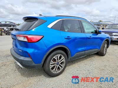 Trzecie zdjęcie samochodu z tyłu: 2021 FORD ESCAPE SEL VIN:1FMCU9H67MUA56946 - miniatura