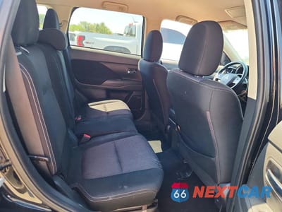 Zdjęcie 10 z 12 samochodu: 2017 MITSUBISHI OUTLANDER ES VIN:JA4AD2A35HZ068227 - miniatura
