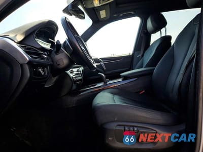 Zdjęcie 7 z 13 samochodu: 2018 BMW X5 SDRIVE35I VIN:5UXKR2C58J0Z14045 - miniatura