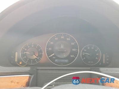 Zdjęcie 9 z 12 samochodu: 2005 MERCEDES-BENZ E 500 VIN:WDBUF70J65A692492 - miniatura