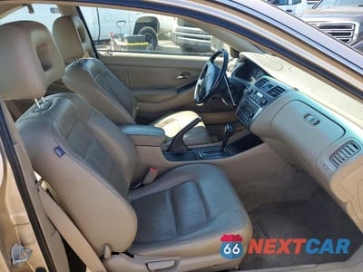 Zdjęcie 10 z 12 samochodu: 2001 HONDA ACCORD EX VIN:1HGCG22561A006072 - miniatura