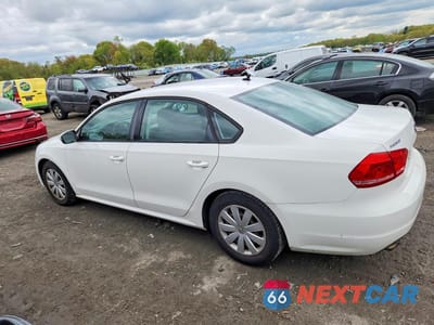 Drugie zdjęcie samochodu z przodu: 2013 VOLKSWAGEN PASSAT S VIN:1VWAP7A39DC010268 - miniatura