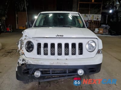 Piąte zdjęcie samochodu w środku: 2014 JEEP PATRIOT SPORT VIN:1C4NJRBB4ED644736 - miniatura
