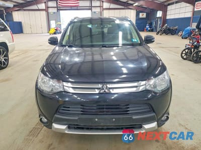 Piąte zdjęcie samochodu w środku: 2015 MITSUBISHI OUTLANDER SE VIN:JA4AZ3A37FZ002542 - miniatura