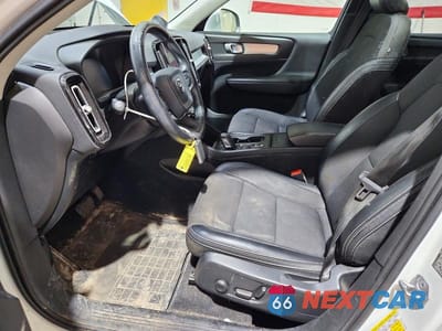 Zdjęcie 7 z 14 samochodu: 2020 VOLVO XC40 T5 MOMENTUM VIN:YV4162UK1L2288336 - miniatura
