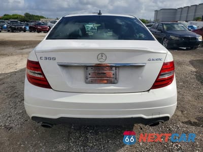 Zdjęcie 6 z 12 samochodu: 2013 MERCEDES-BENZ C 300 4MATIC VIN:WDDGF8AB9DR242451 - miniatura
