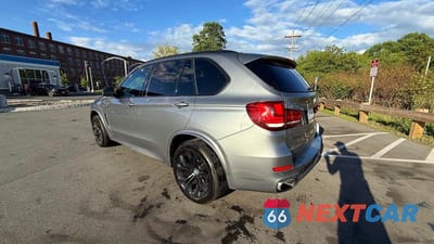 Trzecie zdjęcie samochodu z tyłu: 2017 BMW X5 XDRIVE35I VIN:5UXKR0C36H0V71913 - miniatura