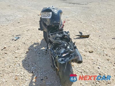 Czwarte zdjęcie samochodu z boku: 2009 YAMAHA YZFR6 S VIN:JYARJ06E29A041403 - miniatura