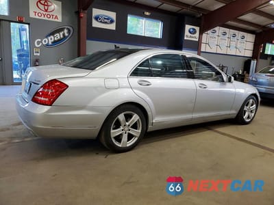 Trzecie zdjęcie samochodu z tyłu: 2013 MERCEDES-BENZ S 550 4MATIC VIN:WDDNG9EB5DA514223 - miniatura
