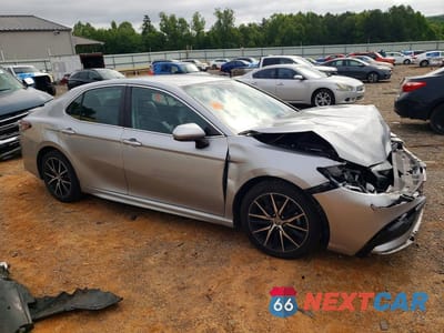 Czwarte zdjęcie samochodu z boku: 2021 TOYOTA CAMRY SE VIN:4T1G11AKXMU561527 - miniatura