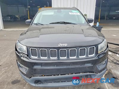 Piąte zdjęcie samochodu w środku: 2018 JEEP COMPASS LATITUDE VIN:3C4NJCBBXJT182698 - miniatura