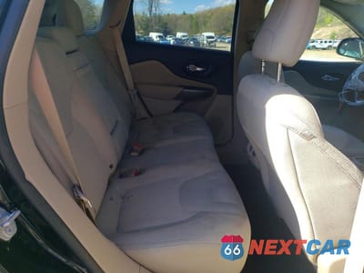 Zdjęcie 10 z 12 samochodu: 2019 JEEP CHEROKEE LATITUDE VIN:1C4PJMCXXKD104910 - miniatura