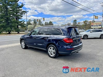 Trzecie zdjęcie samochodu z tyłu: 2019 MERCEDES-BENZ GLS 450 4MATIC VIN:4JGDF6EE1KB235193 - miniatura