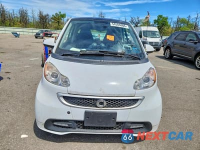 Piąte zdjęcie samochodu w środku: 2016 SMART FORTWO VIN:WMEEJ9AA1GK842182 - miniatura