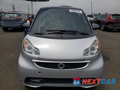 Piąte zdjęcie samochodu w środku: 2014 SMART FORTWO VIN:WMEEJ9AA4EK787658 - miniatura