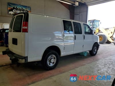 Trzecie zdjęcie samochodu z tyłu: 2022 CHEVROLET EXPRESS G2500 VIN:1GCWGAF79N1195887 - miniatura
