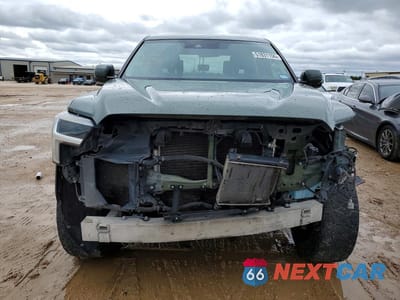 Piąte zdjęcie samochodu w środku: 2022 TOYOTA TUNDRA SR5 VIN:5TFLA5AB8NX016310 - miniatura