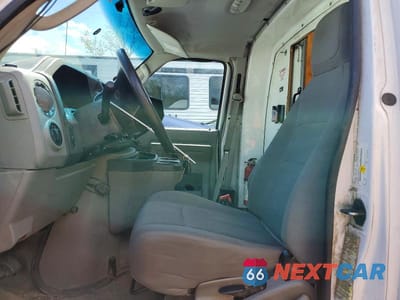 Zdjęcie 7 z 13 samochodu: 2016 FORD ECONOLINE E350 SUPER DUTY CUTAWAY VAN VIN:1FDWE3FS4GDC54833 - miniatura