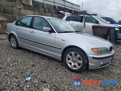 Czwarte zdjęcie samochodu z boku: 2004 BMW 325 I VIN:WBAEV33464KW15618 - miniatura