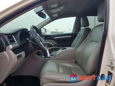 Zdjęcie 7 z 13 samochodu: 2016 TOYOTA HIGHLANDER VIN:5TDZKRFH9GS122558 - miniatura