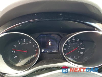 Zdjęcie 9 z 13 samochodu: 2018 KIA SEDONA SX VIN:KNDMC5C17J6350038 - miniatura