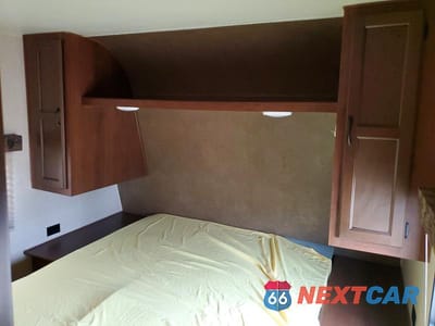 Piąte zdjęcie samochodu w środku: 2015 JAYCO JAY FLIGHT SLX CAMPER VIN:1UJBJ0BR0F77X0085 - miniatura