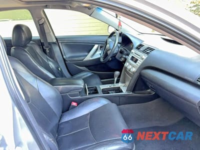Piąte zdjęcie samochodu w środku: 2011 TOYOTA CAMRY SE VIN:4T1BF3EK8BU607127 - miniatura