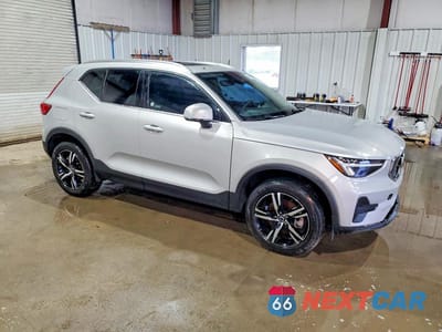 Czwarte zdjęcie samochodu z boku: 2025 VOLVO XC40 CORE VIN:YV4L12UJ0S2565863 - miniatura