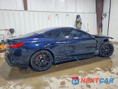 Trzecie zdjęcie samochodu z tyłu: 2025 BMW M850XI VIN:WBABC4C07SCT75188 - miniatura