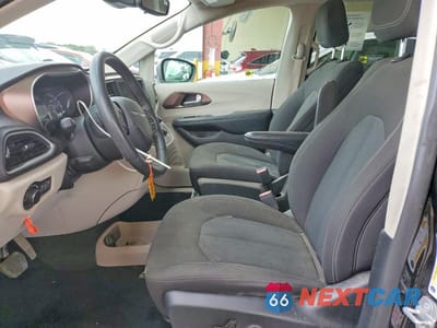 Zdjęcie 7 z 13 samochodu: 2023 CHRYSLER VOYAGER LX VIN:2C4RC1CG2PR511545 - miniatura