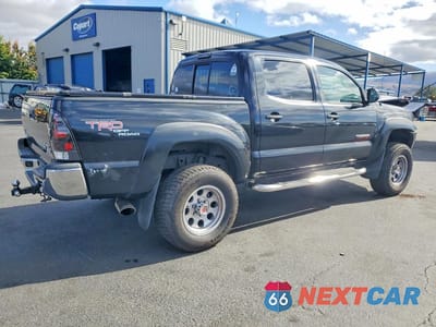 Trzecie zdjęcie samochodu z tyłu: 2006 TOYOTA TACOMA DOUBLE CAB PRERUNNER VIN:5TEJU62N46Z223672 - miniatura